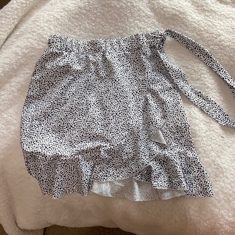 Preppy White Wrap Skirt-Size M